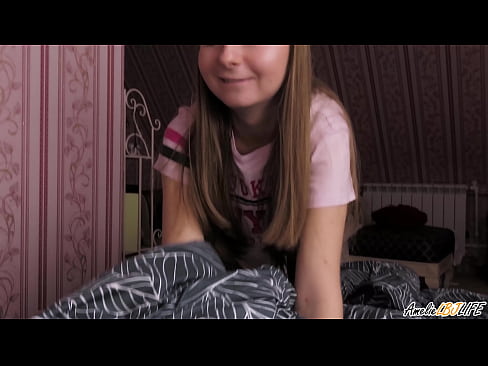 ❤️ Blondie оның BFF-ны терең сорып, аузына шәует алады ❤️❌ Порно бойынша бізде ❤
